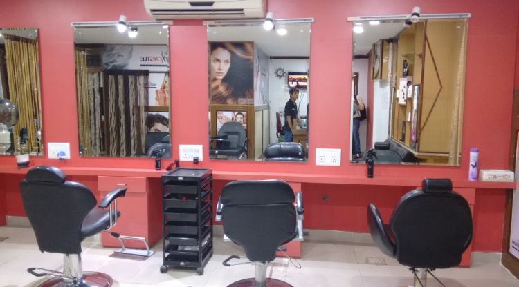 HAIR CASTLE Complete Family Salon.