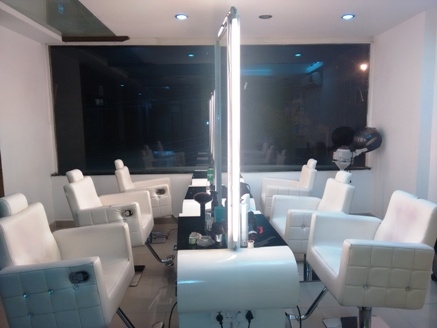 Jubilee Hills: Advance Haircut, Hair wash with conditioning, Facial 